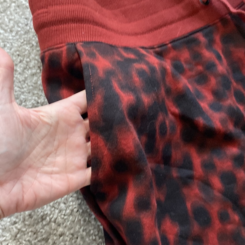 ZELLA Rust Madder Tortoise Print Joggers With Pockets - Picture 12 of 13